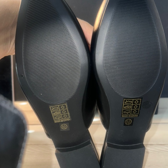 Journee Collection Black Pointed-Toe Mules - Picture 5 of 6